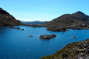 Páramo de Santurbán y la Resolución 0221 de 2025, ecosistema protegido en Colombia.