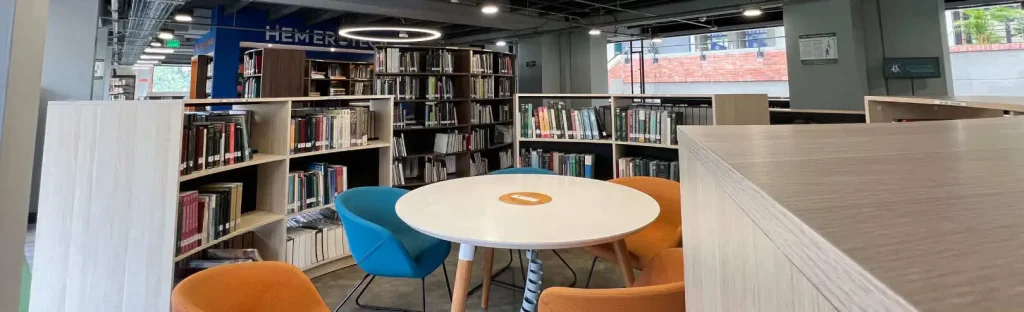 Espacios de lectura y estudio del CRAI Universidad de América.